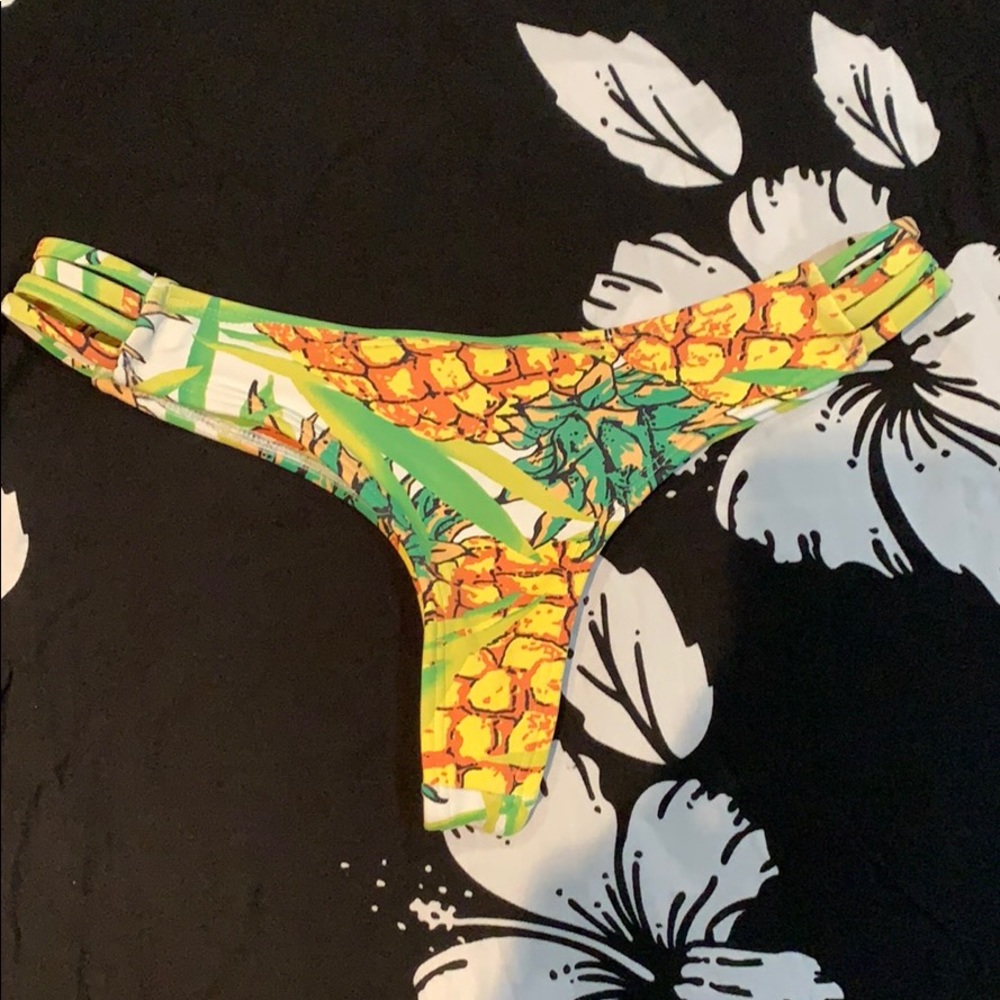 Midori pineapple print bottom